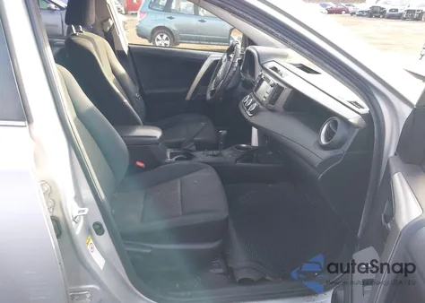 2015 Toyota Rav4 Le z USA, uszkodzony, nr VIN JTMBFREV6FD155427